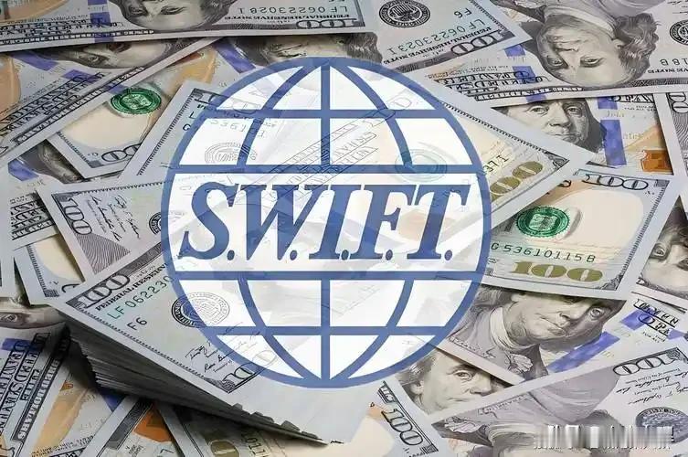 没人能想到，一场针对诈骗集团的围剿，背后竟藏着一场货币战争。新加坡让黑钱、灰钱