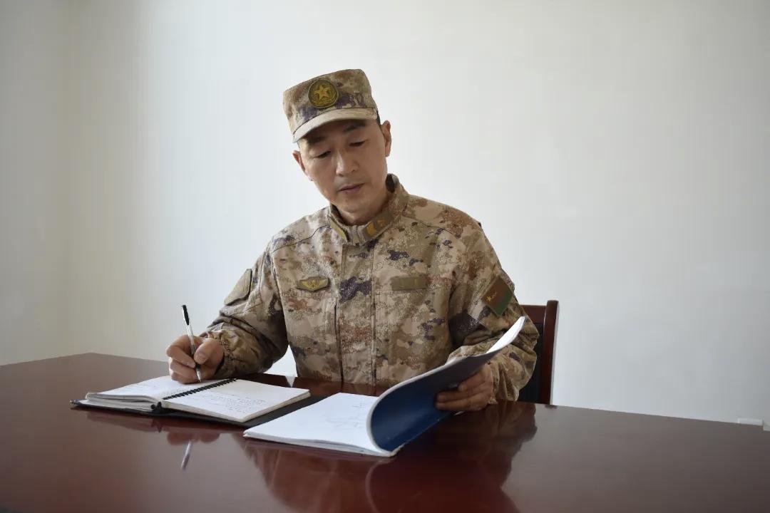 牛奎，1997年入伍，一级军士长，获得“全军士官优秀人才奖”三等奖，先后被陆军表