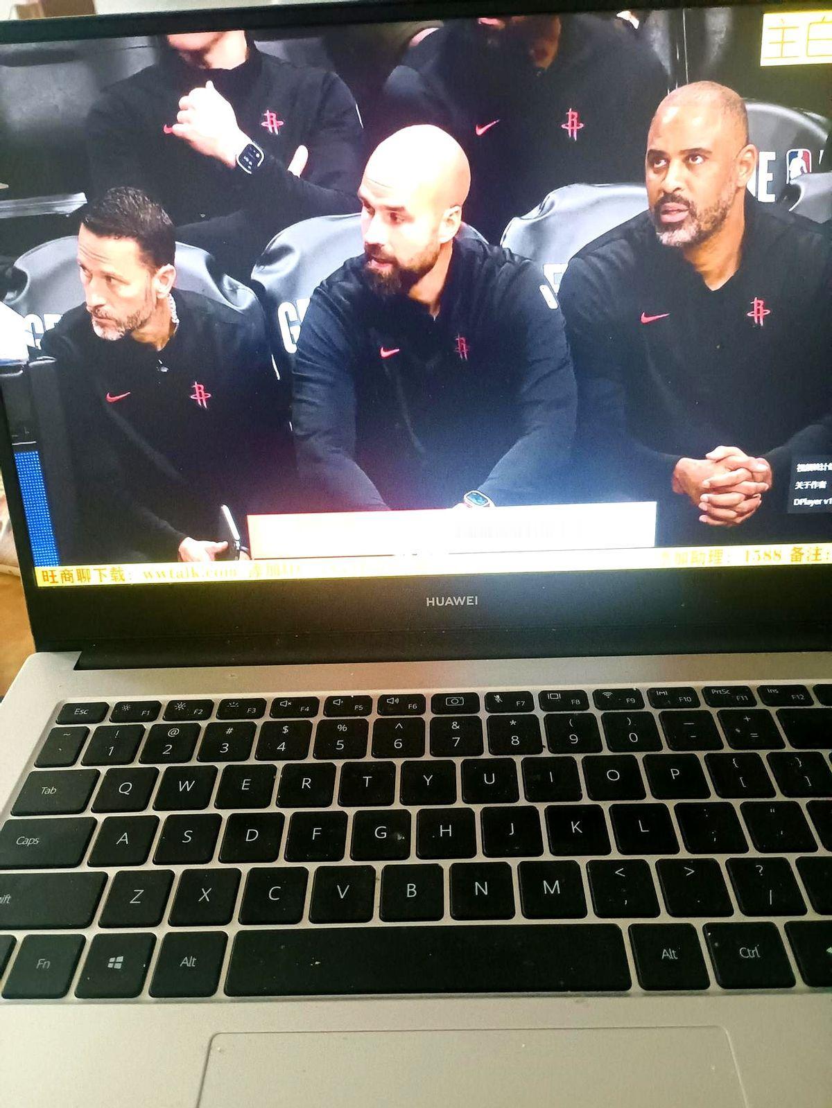133分V115分，你敢相信吗？NBA季前赛。火箭队就用一帮替补，硬是把老鹰主