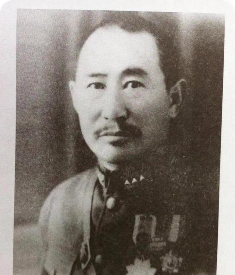 民国甘肃，有个叫鲁大昌的。他干过最狠的一件事，不是用上千头牦牛冲垮了敌军阵地，