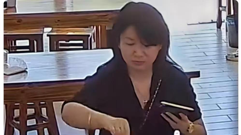 上海“鼻涕女”事件持续发酵