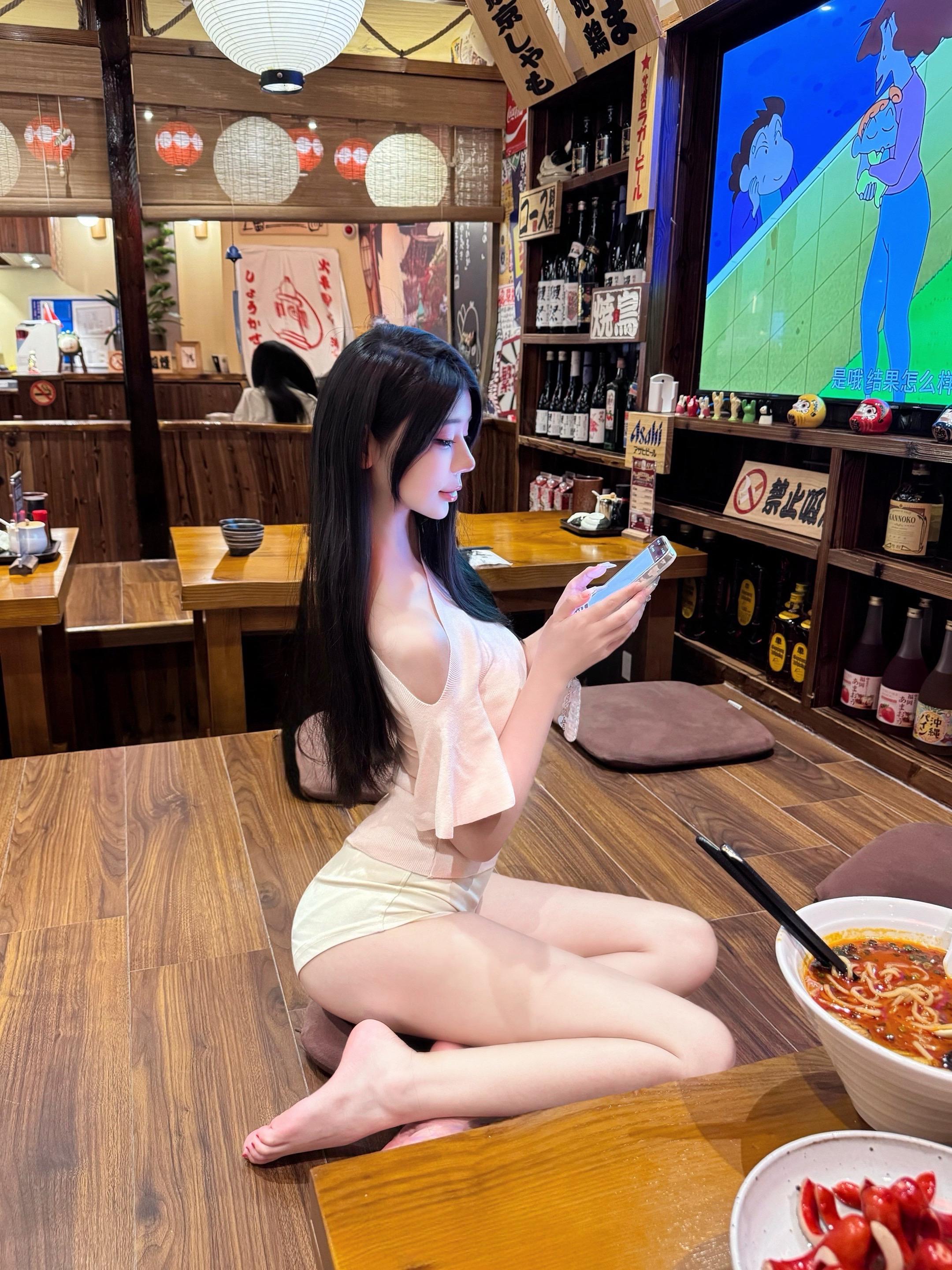 我可以一直吃同样的饭反复听同样的歌我不喜欢新鲜感 我想要安稳的一切
