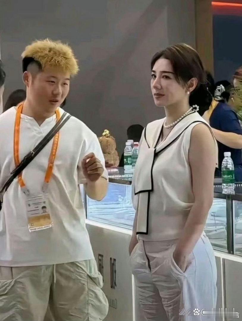 黄奕现在变化真的太大了，跟以前完全是两个人。​​​