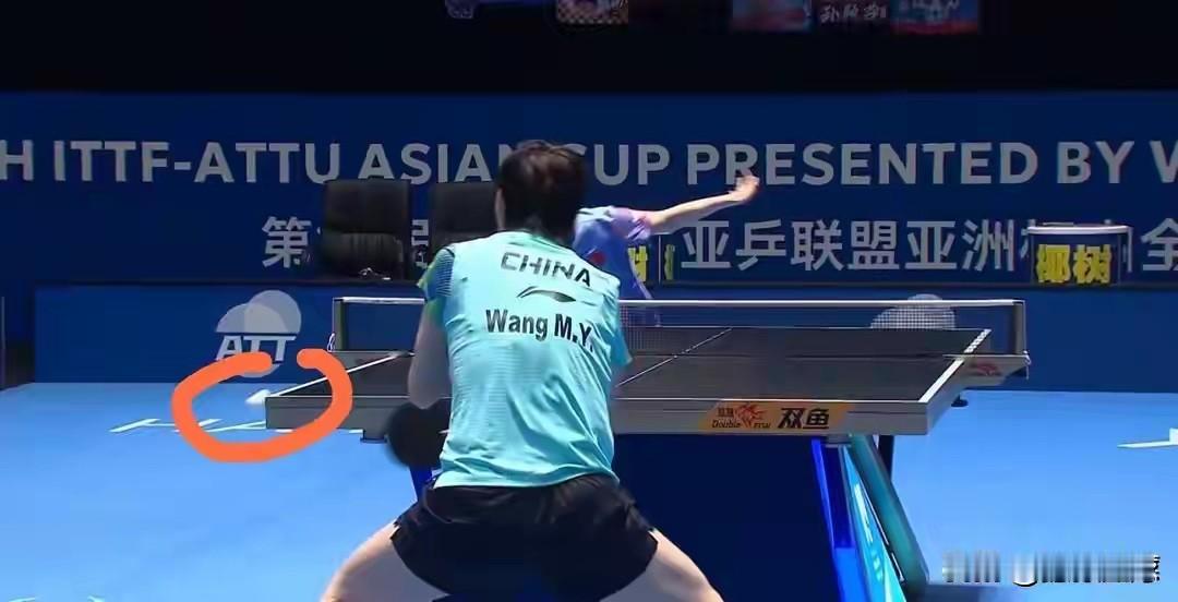 相比拿金牌，我更为莎莎这个行为“点赞”相信大家对这一幕都有点纠结吧？昨晚亚