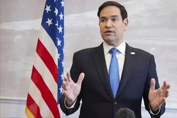 特朗普民调雪崩，接替者人选出炉，8成支持率，美国政治版图剧变美国2028年总