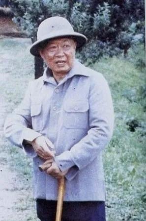 1964年，段希文带残军将武器上缴给泰军，不料当晚，就有人袭击残军，结果半个小时