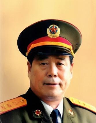 1986年，成都军区司令员傅全有来墨脱边防的军营视察，却看到军营三百多人全都身