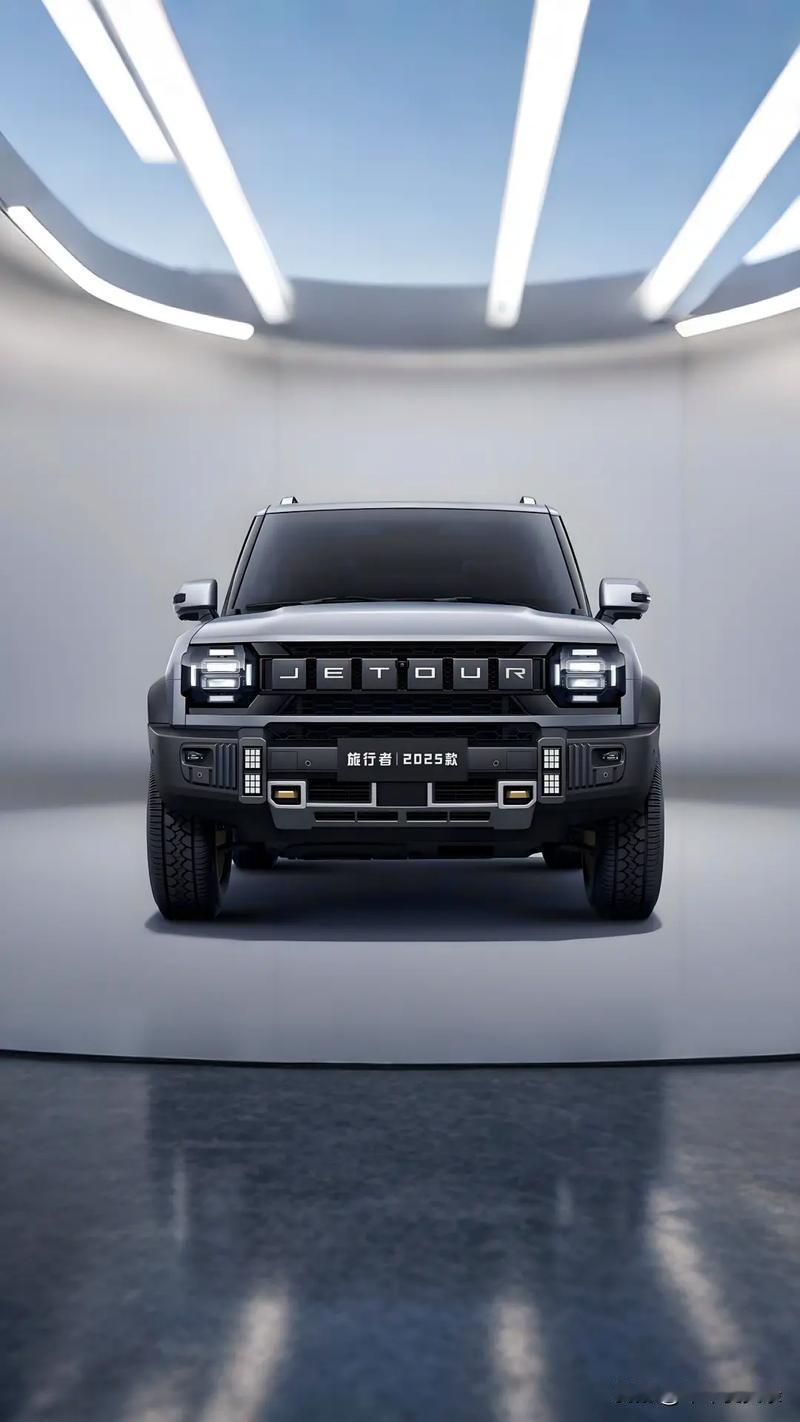 捷途旅行者的方正车身搭配凌厉线条，LED轮毂碾过崎岖，每一次停驻都是风景。内饰以