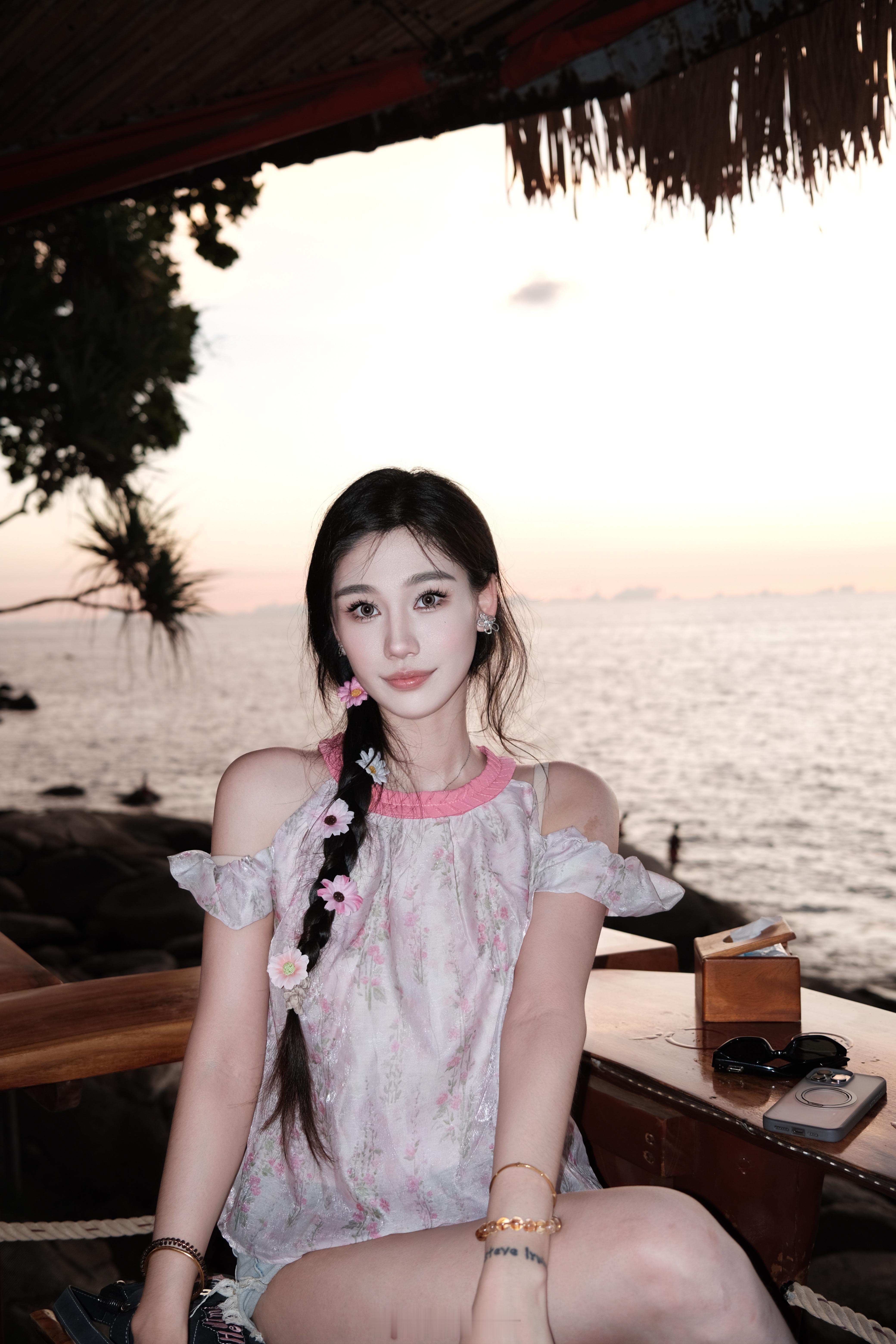 🌴​​​