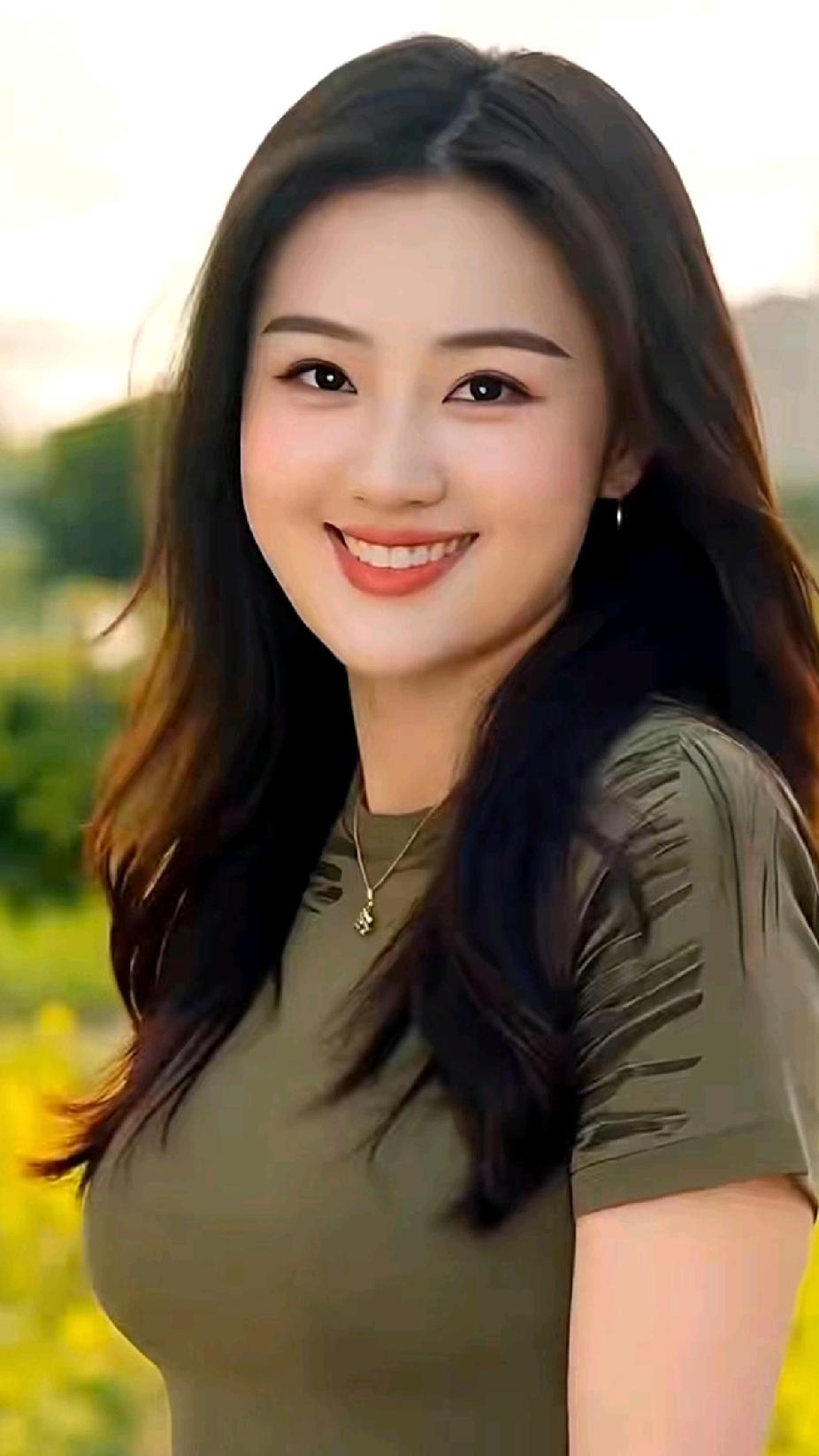 千娇百媚，倾城倾国