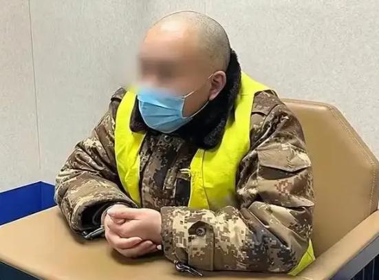 2015年，卫永刚以开餐馆作掩护，秘密挖掘了一条280米长的地道，将位于彬州市中