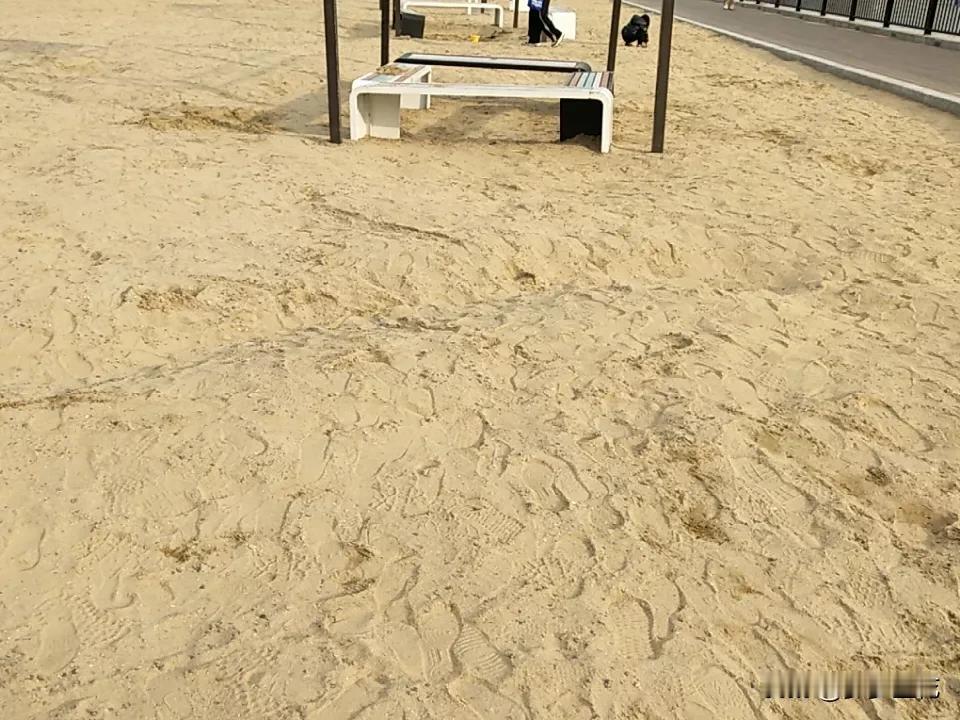 属蛇人最老实？这个标签贴得太简单了说到属蛇的人，很多人第一印象就是