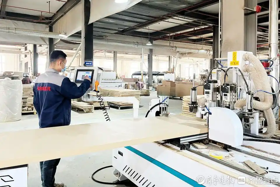 中国桌椅有多牛? 这2个小县城, 年产值500亿, 卖爆全球