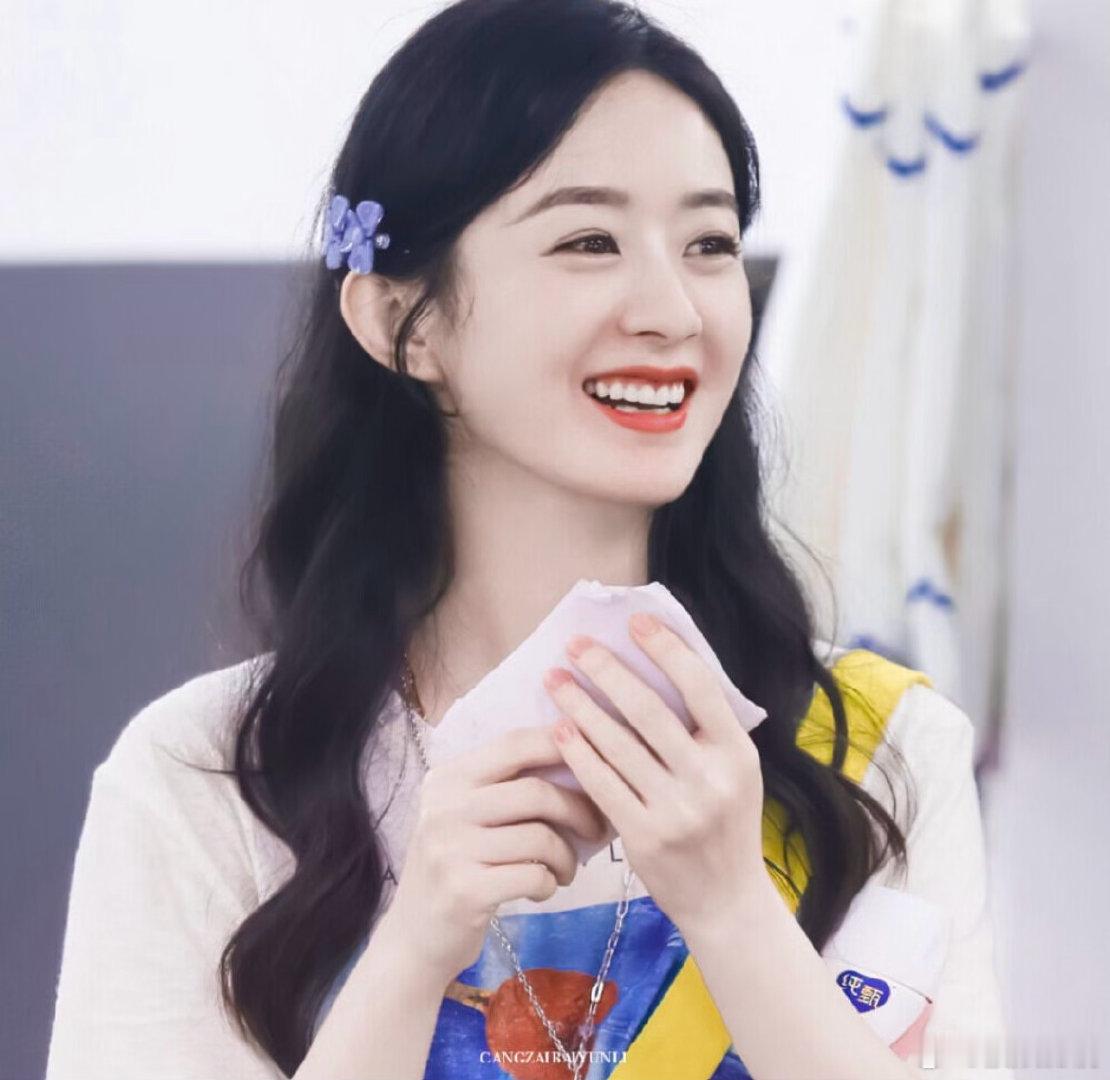 李浩菲发博给赵丽颖送生日祝福是好妹妹，友谊长存！​​​