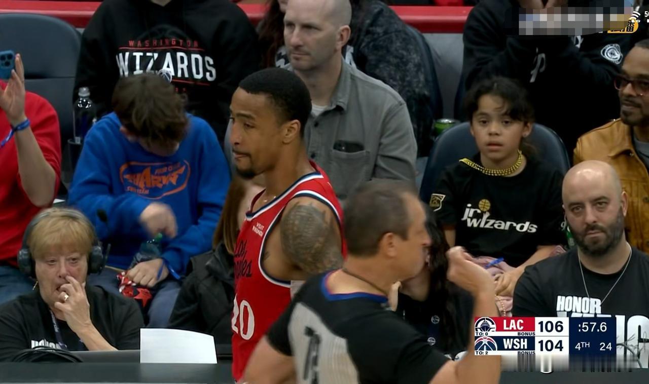 快船大将科林斯的状态真是令人感到惊喜！在今天快船客场以110：106战胜奇才的比