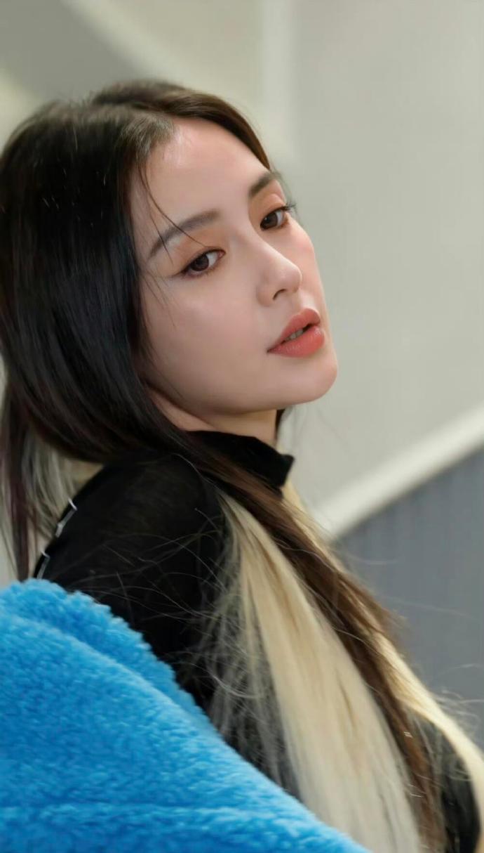 被baby妈妈这样盯着谁都会忍不住的吧人之常情罢了