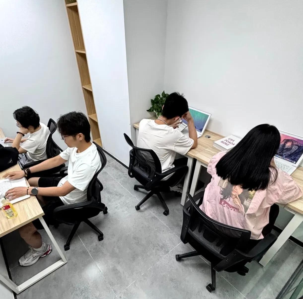 接了个大活，要去和公司从大厂接过来的，月薪5个w+的大牛委婉的谈一下：相比于动不
