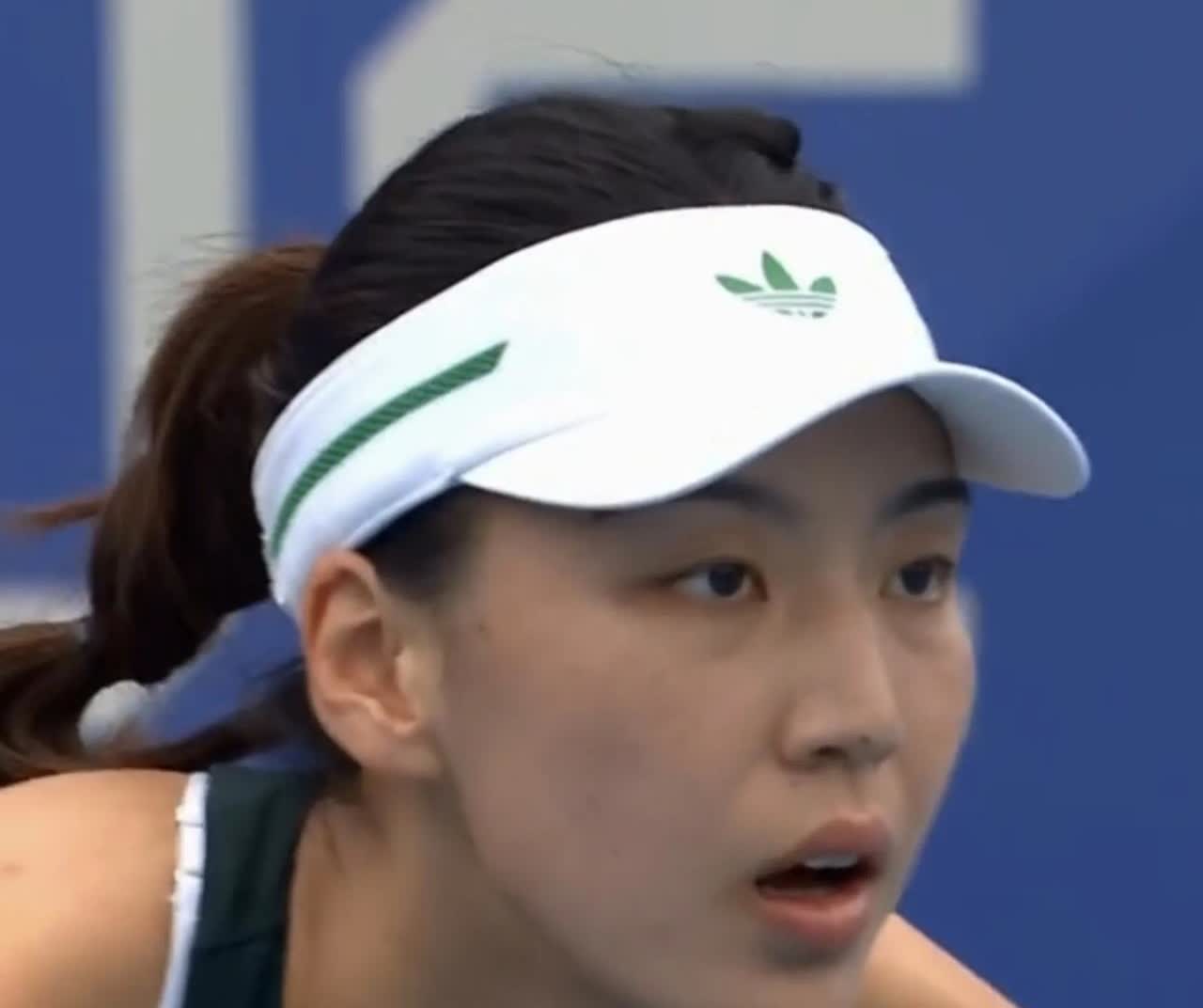 北京时间昨晚至凌晨，WTA250布拉格站1/4决赛，中国金花王欣瑜对决本土选手贝