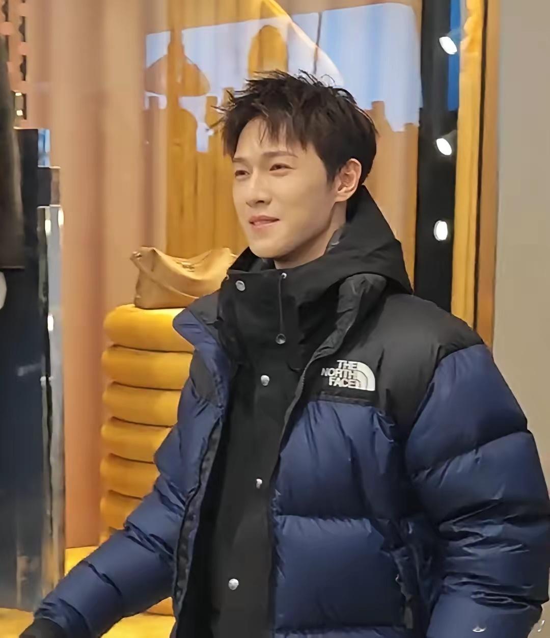要是李昀锐看见前面两个人直接笑趴了，当明星还得是要有一点门槛的，比如笑点低的就不