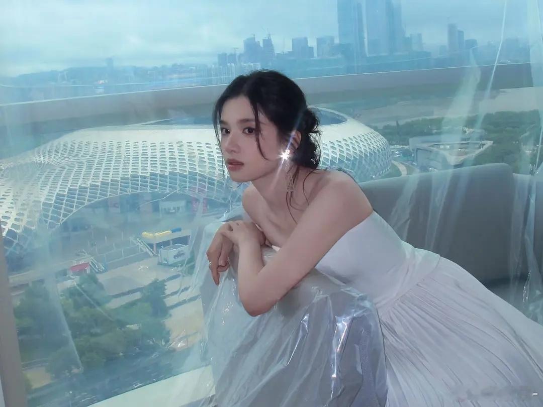 cdd拍的张婧仪妈呀好闪耀