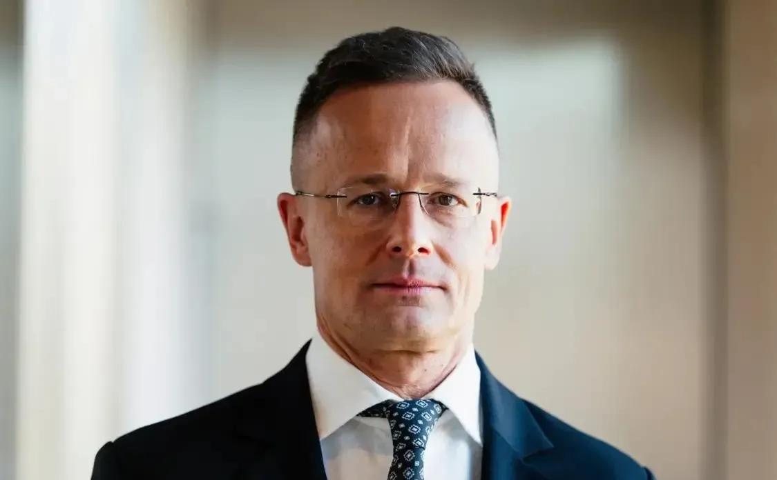 匈牙利前外长，彼得·西亚尔多15日在Facebook公开发文，称他已提交辞职，放