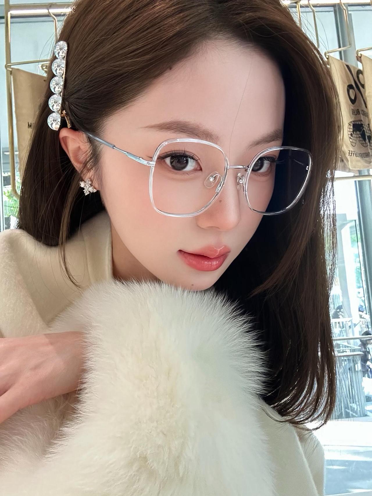 好喜欢这种毛毛的感觉温柔慵懒感懒懒更舒服舒服又美ootd感觉至上穿搭