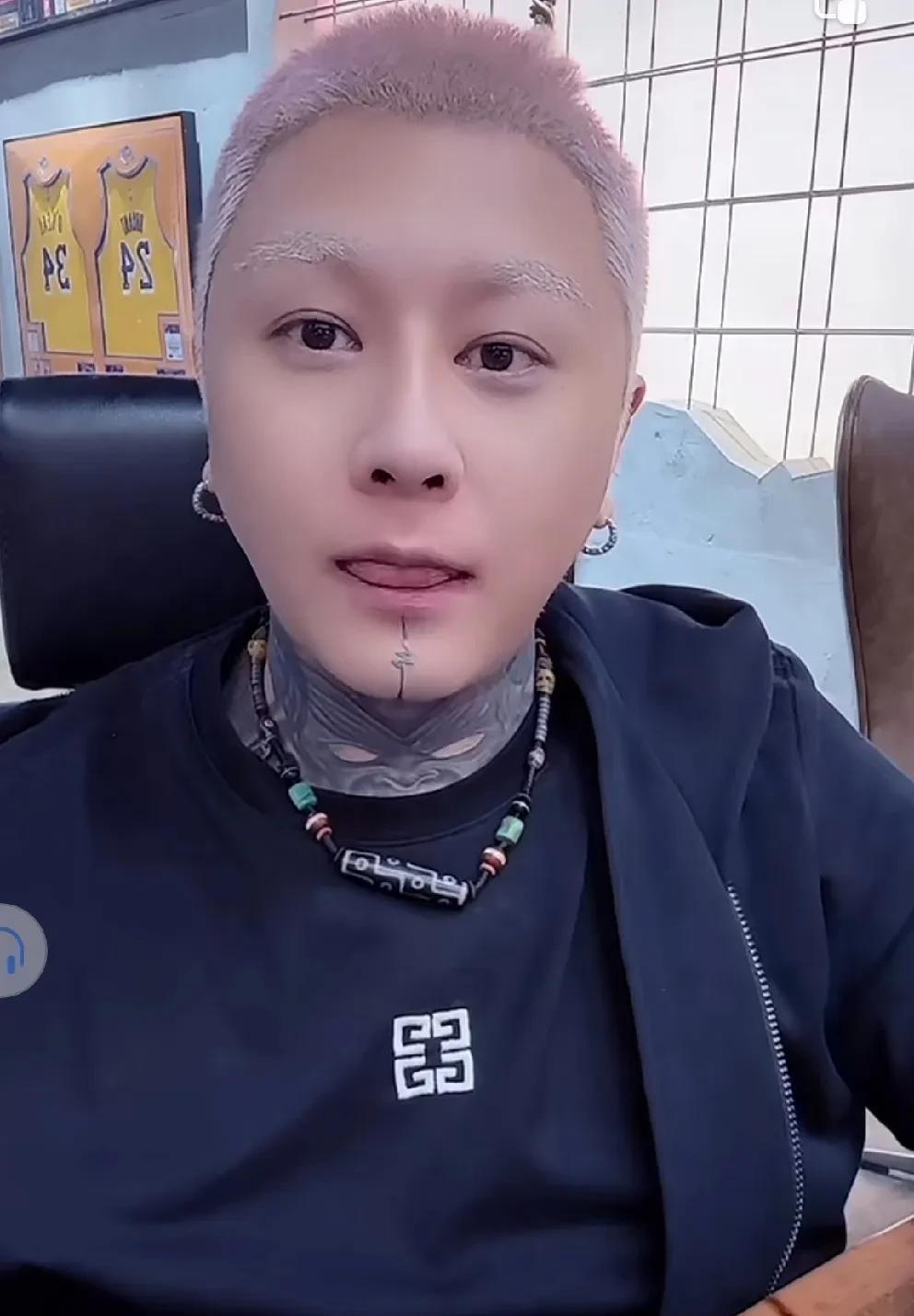 方丈讲述二驴对兄弟大方，唯独酒后变身扇嘴巴往嘴里吐痰！粉