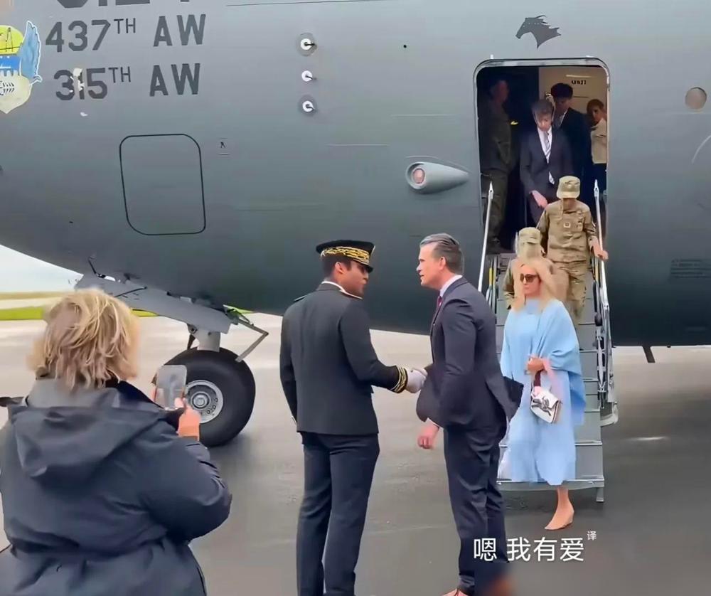 赫格塞斯拖家带口公费访法，美国的遮羞布彻底撕烂了美国“战争部长”赫格塞斯，6