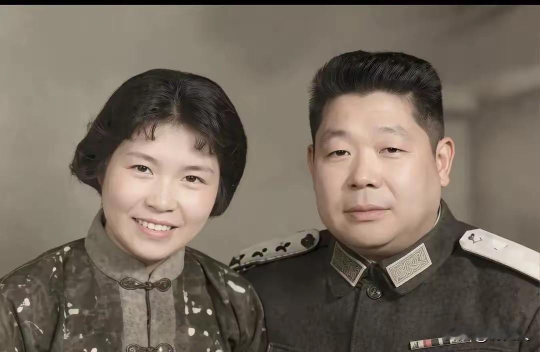 1949年名将大婚，陈赓当众一句话道破特殊缘分：战友变至亲，乱世深情最动人