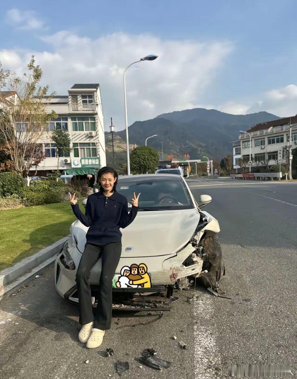 这位小姐姐心态是真好啊！适应能力也太强了吧！