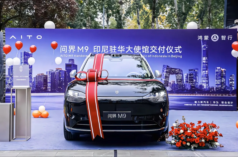 余承东和鸿蒙智行也太低调了吧,如果不是看到赛力斯集团副总裁康波的微博,我都不知道