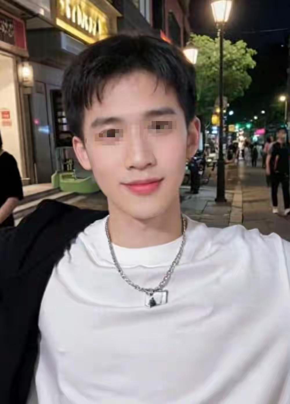 广西体育生宁宇华离世！年仅17岁，长相帅气，死因惋惜母亲太绝望第一，17岁的