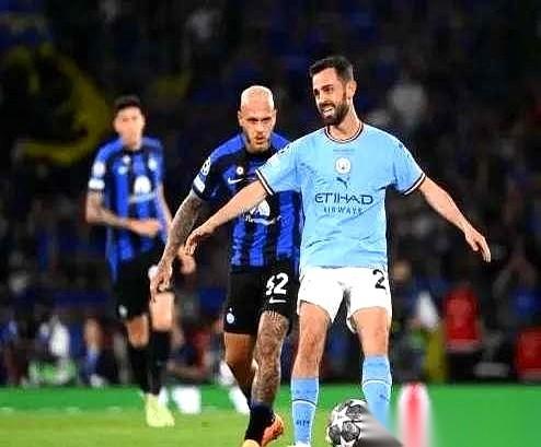 一年一千万欧，还是税后。我掰着指头算了算，差不多八千多万人民币，每年，直接打你