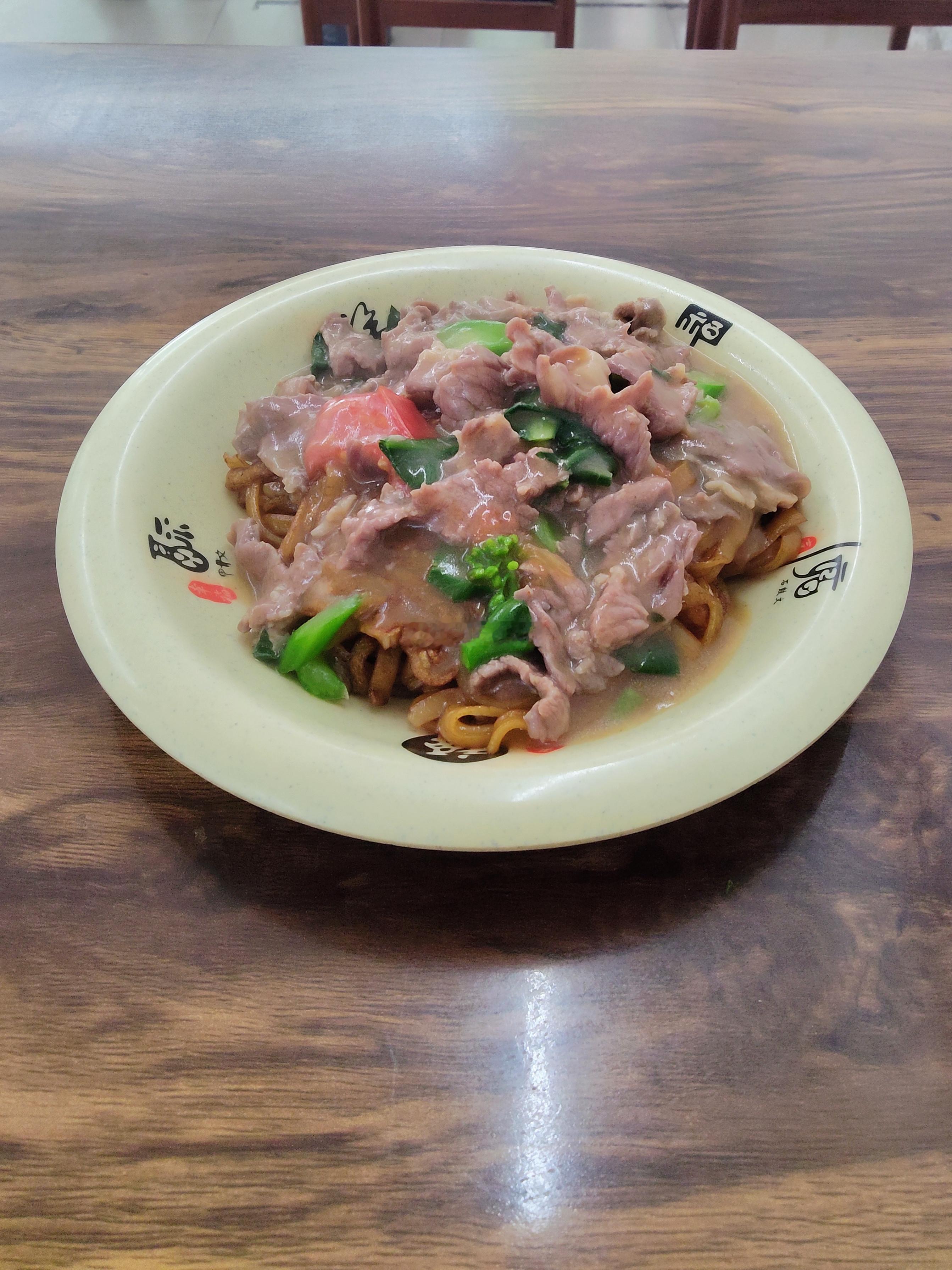 粉丝推荐已久的一家小店，在金涛庄，叫顺涛湿炒牛肉粿，有各种炒的，包括薯粉条，也有