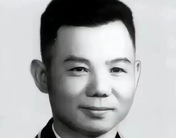 1947年，宋埠战斗结束后，清点结果却让肖永银没有松口气。 当地有2400多