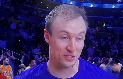 肯纳德谈詹姆斯：“和勒布朗搭档，我能获更多得分良机。”“勒布朗无私至极，有机会就