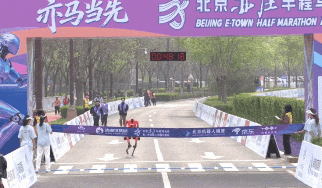 荣耀直接打脸宇树科技，春晚让你做显眼包多年，一到亮真本事的时候，还不如我一个造手