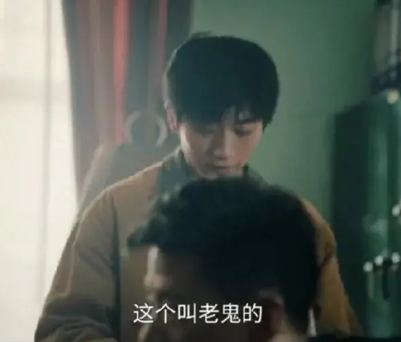 《扫毒风暴》。新手杨威一出山就杀了一名女杀手。虽然是立功了，可是，善良的他承受不