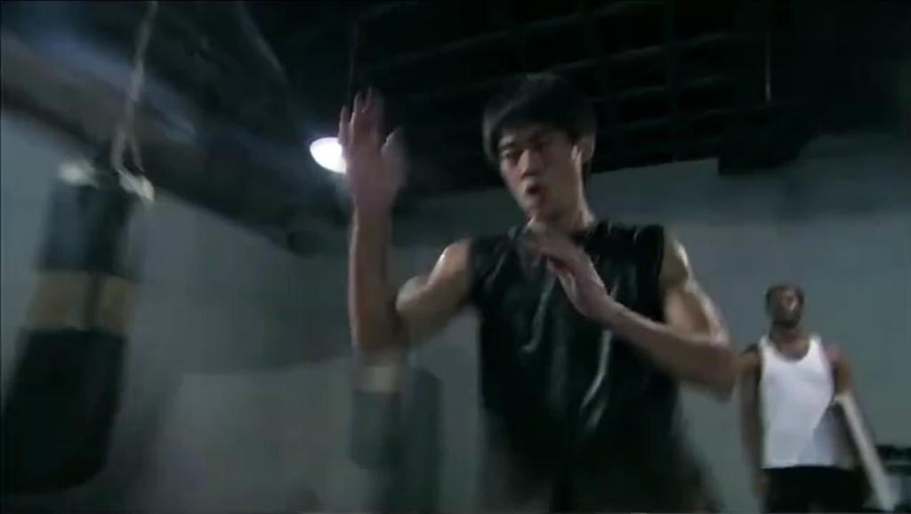 中国悟乐大师隔空击倒日本武师