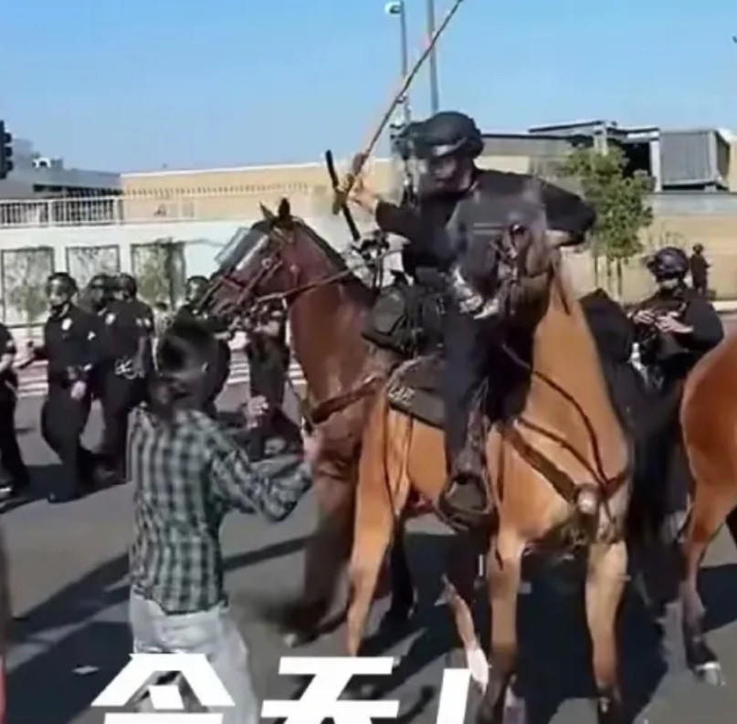 你就说讽刺不讽刺？？？昨天，美国人以非法移民的身份驱赶土著印第安人。今天