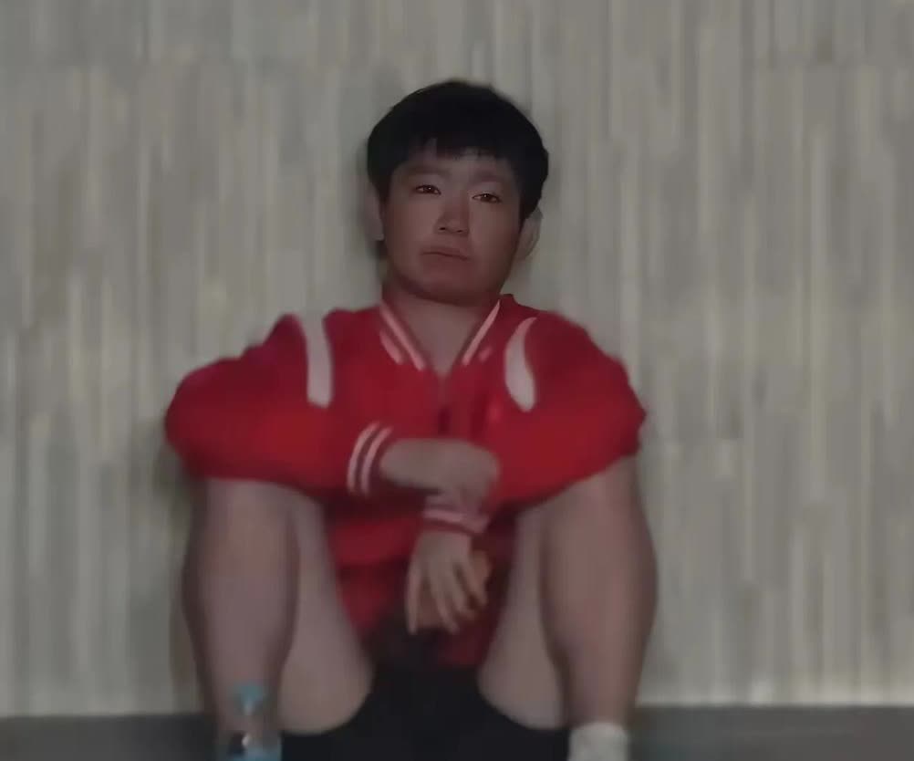 孙颖莎现在的处境很尴尬！为什么邱教练在回国后第一时间发文控诉？不是因为他