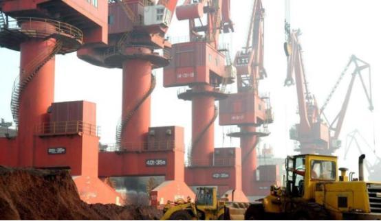 日本最担心的情况浮出水面。《朝日新闻》11月18日报道，随着中日关系因高市早