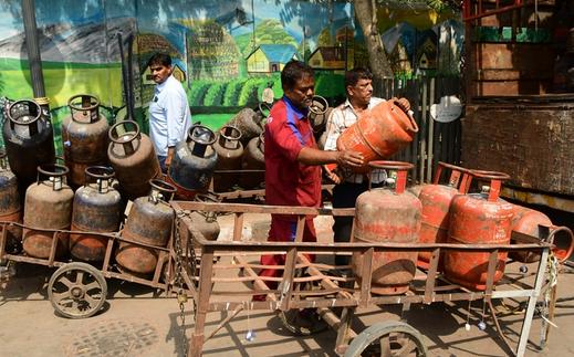 英媒提出一个很现实的问题：靠能源来“卡中国脖子”，已经没用了29日，英国《金融