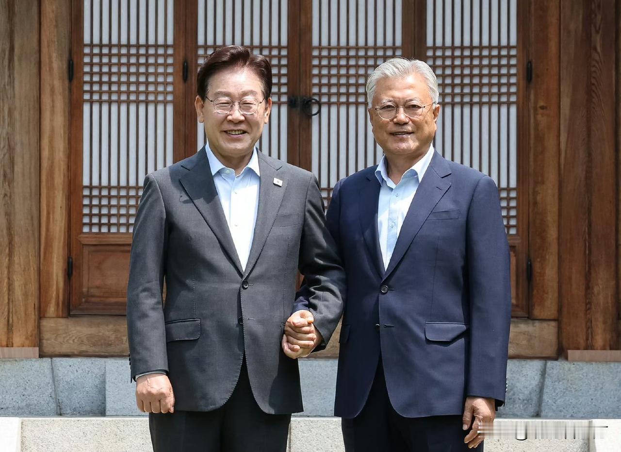 【“和解”这盘棋，从青瓦台午餐会开始】今天韩国总统李在明出席了两场活动，吸引