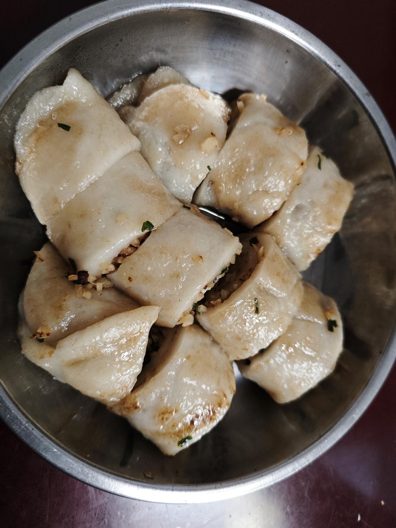 在很长一段时间我都认为“薄撑”这种美食只有我们乡下有，后来发现原来“上番禺”和“