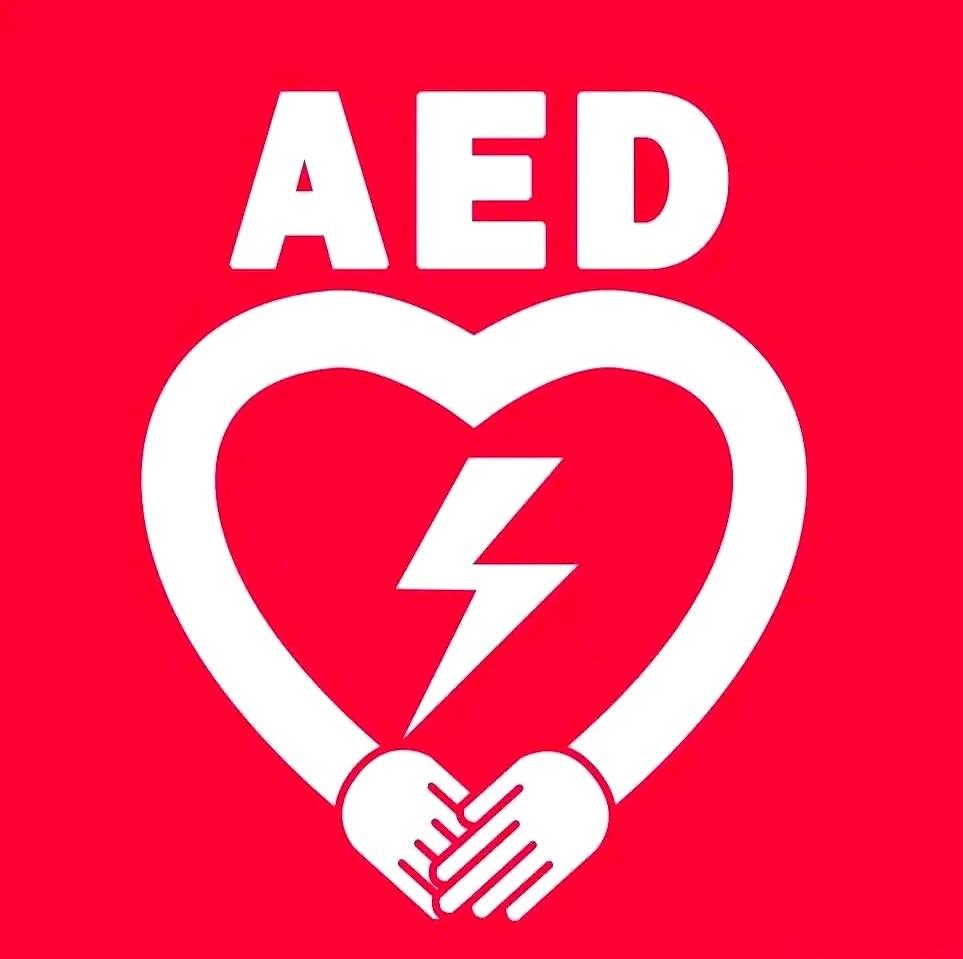 张雪峰倒在健身房的消息，就这么毫无征兆地刷开了屏。那个在直播间里，能一口气讲8