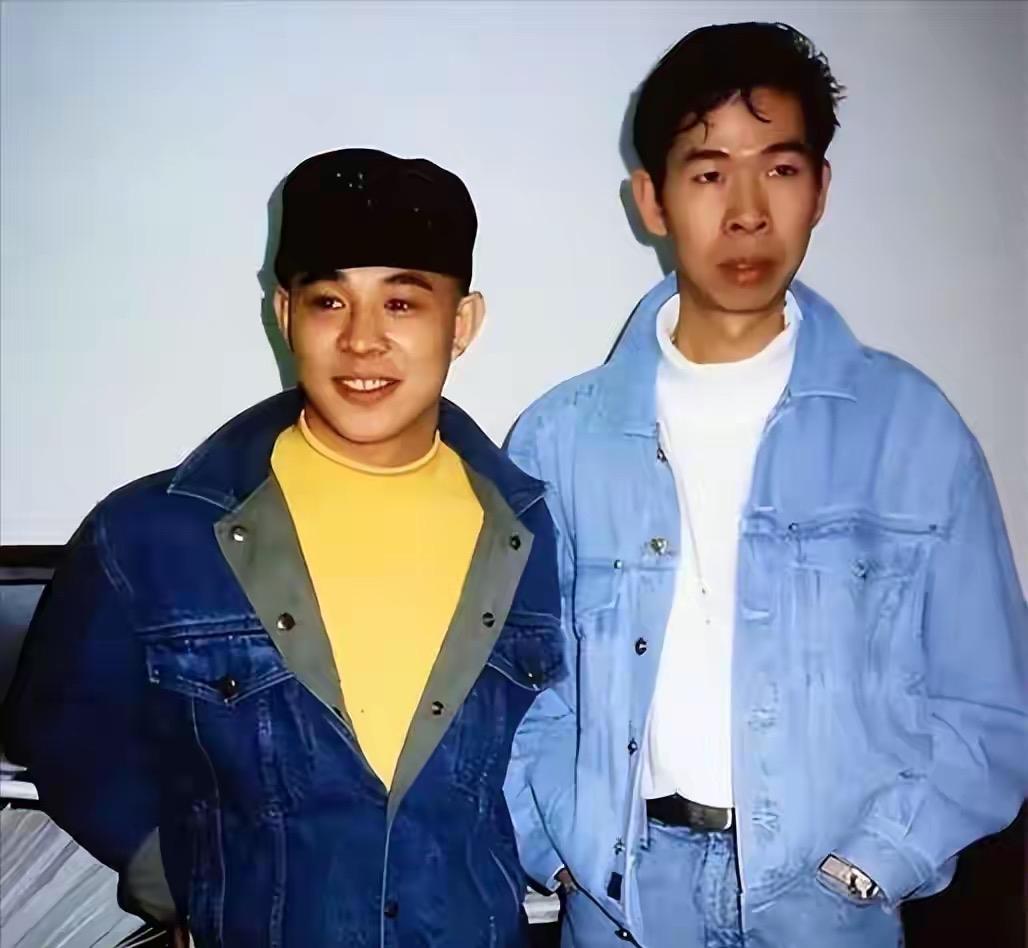 如何评价李连杰？李连杰应该是明星当中最聪明的一个，他是少数看到顶层的那小撮人