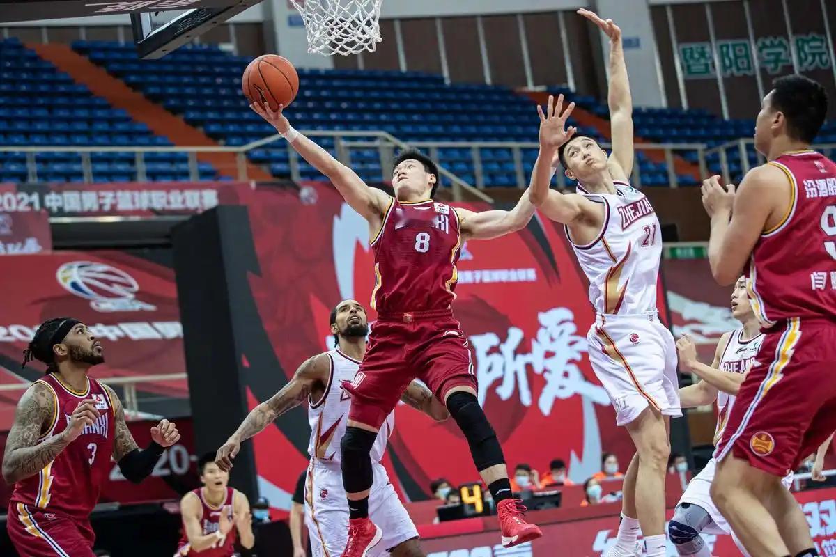 CBA季后赛首轮格局彻底打乱，以往稳固的主场优势和强弱差距已然失灵，多场较量接连