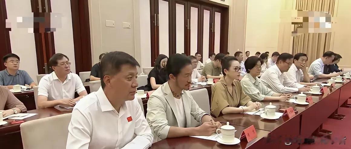 原来章子怡和吴京还演过爱情剧，真是不可思议。2022年的《攀登者》，章子怡，吴
