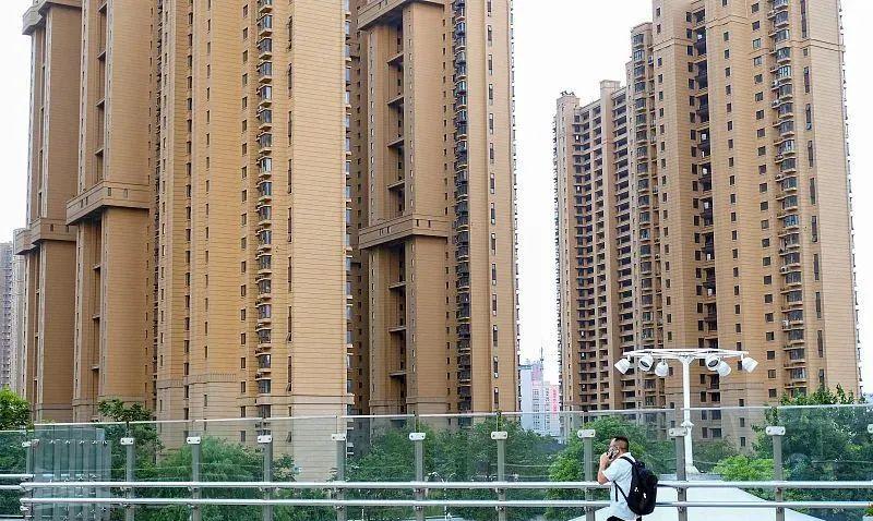 扎心了！广东深圳，女子准备把房子卖掉，挂牌384万却发现无人问津，中介也是屡次打